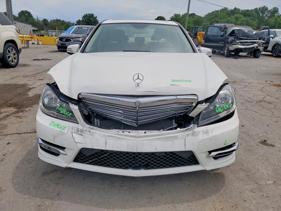 57116676 :رقم المزاد ، WDDGF8AB9EG161107 vin ، 2014 Mercedes-benz C مزاد بيع