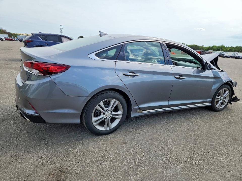 57642436 :رقم المزاد ، 5NPE34AF5JH694955 vin ، 2018 Hyundai Sonata مزاد بيع