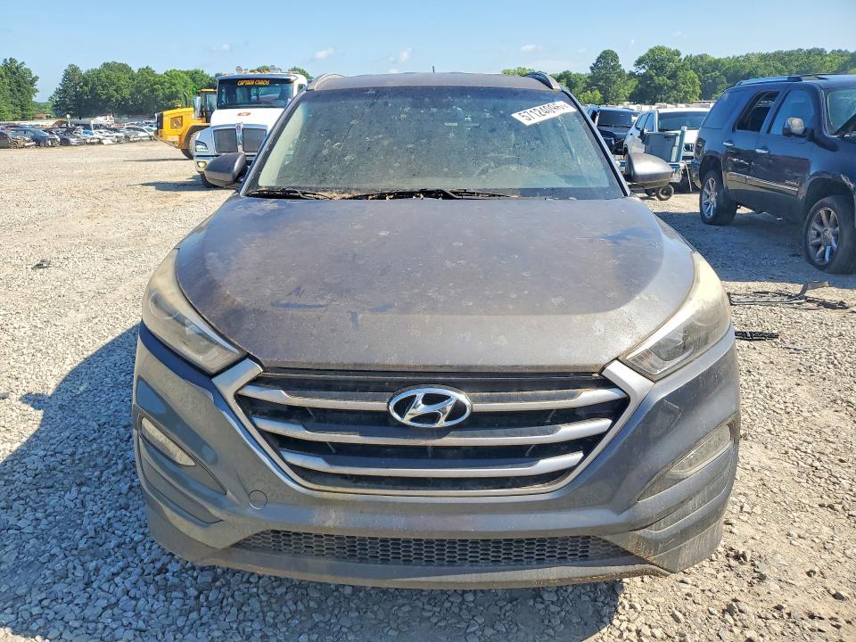 57124096 :رقم المزاد ، KM8J33A40HU402440 vin ، 2017 Hyundai Tucson مزاد بيع
