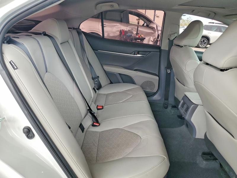 56068196 :رقم المزاد ، 4T1K31AK6NU033201 vin ، 2022 Toyota Camry مزاد بيع