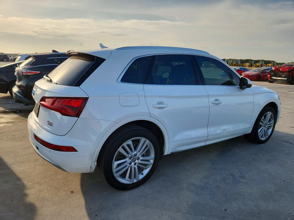 58935486 :رقم المزاد ، WA1BNAFY7J2131696 vin ، 2018 Audi Q5 مزاد بيع