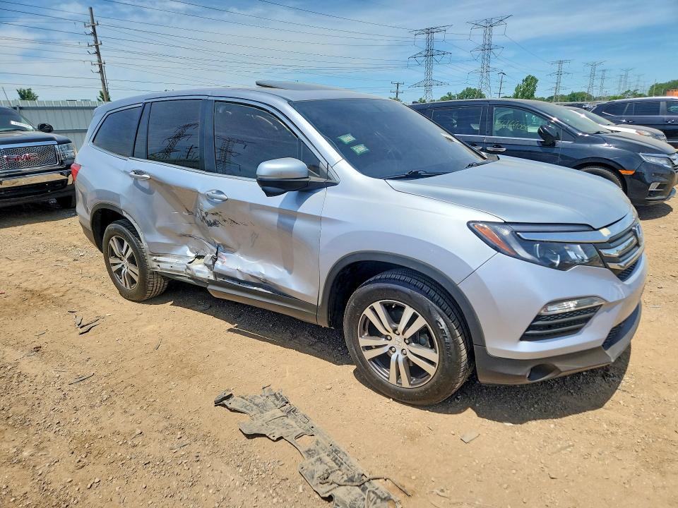 56046896 :رقم المزاد ، 5FNYF6H79HB006110 vin ، 2017 Honda Pilot مزاد بيع
