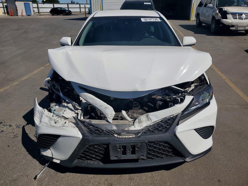 Продаж на аукціоні авто 2018 Toyota Camry, vin: 4T1B11HK0JU115527, номер лоту: 56147746