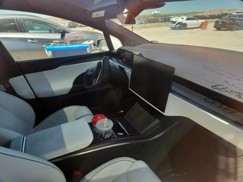 Продажа на аукционе авто 2022 Tesla Model X, vin: 7SAXCBE68NF331810, номер лота: 57781306