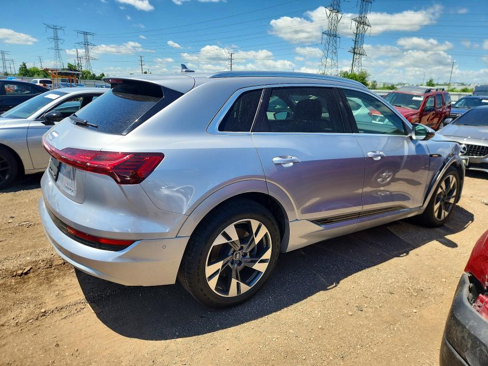 Aukcja sprzedaży 2022 Audi E-tron, vin: WA1LAAGE7NB014307, numer aukcji: 57236456