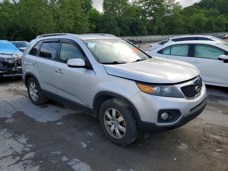 2013 Kia Sorento მანქანა იყიდება აუქციონზე, vin: 5XYKTCA64DG343057, აუქციონის ნომერი: 57327636