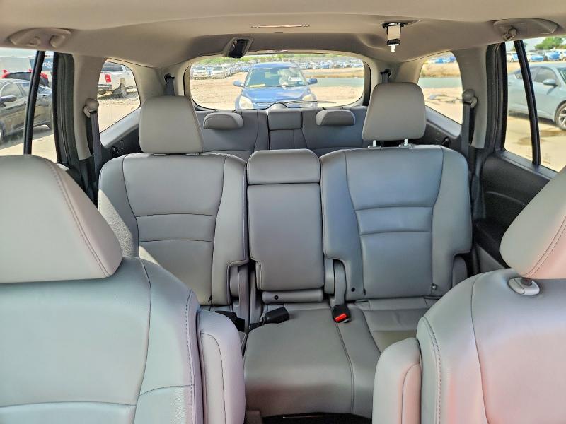56588326 :رقم المزاد ، 5FNYF5H51JB010067 vin ، 2018 Honda Pilot مزاد بيع