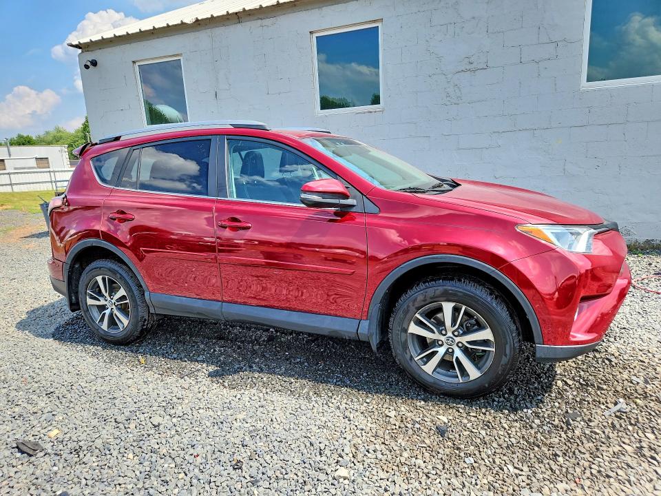57335236 :رقم المزاد ، 2T3RFREVXJW732485 vin ، 2018 Toyota Rav4 مزاد بيع
