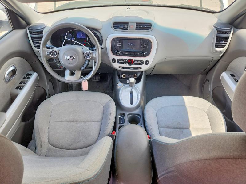 2017 Kia Soul Ev მანქანა იყიდება აუქციონზე, vin: KNDJP3AE8H7021306, აუქციონის ნომერი: 55657296