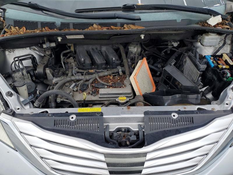 55916776 :رقم المزاد ، 5TDYK3DC6DS327007 vin ، 2013 Toyota Sienna مزاد بيع