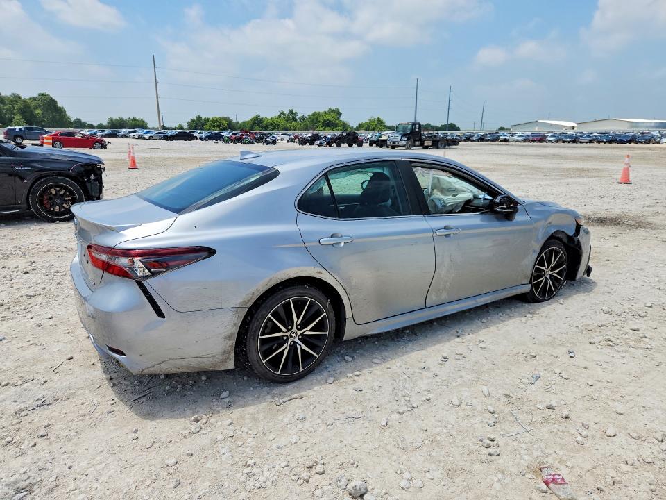2022 Toyota Camry მანქანა იყიდება აუქციონზე, vin: 4T1G11AK7NU004401, აუქციონის ნომერი: 57905486