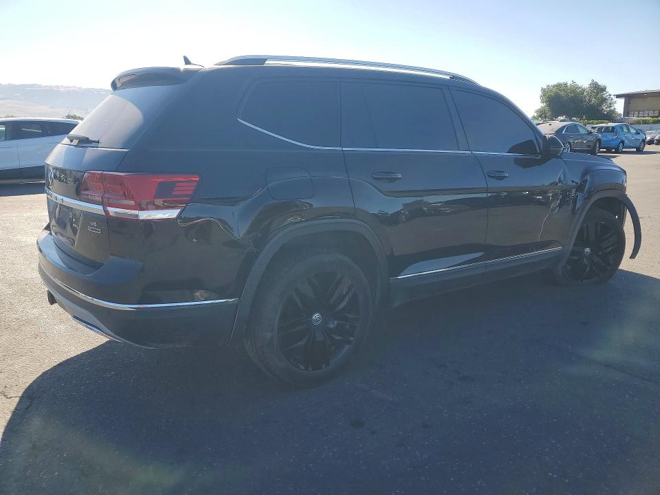 56986976 :رقم المزاد ، 1V2MR2CA9JC589491 vin ، 2018 Volkswagen Atlas مزاد بيع
