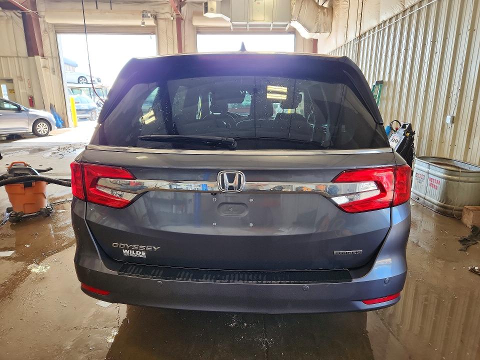 58696306 :رقم المزاد ، 5FNRL6H89JB098847 vin ، 2018 Honda Odyssey مزاد بيع
