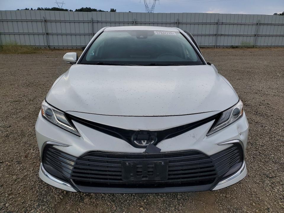 2021 Toyota Camry მანქანა იყიდება აუქციონზე, vin: 4T1F11AK0MU449573, აუქციონის ნომერი: 57832226