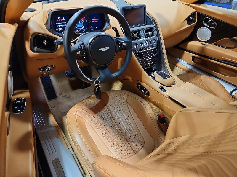 2017 Aston Martin Db11 მანქანა იყიდება აუქციონზე, vin: SCFRMFAV2HGL02578, აუქციონის ნომერი: 57853766