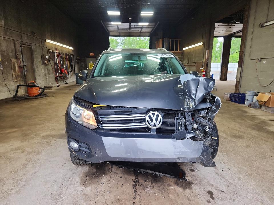56179026 :رقم المزاد ، WVGAV3AX4EW616514 vin ، 2014 Volkswagen Tiguan مزاد بيع
