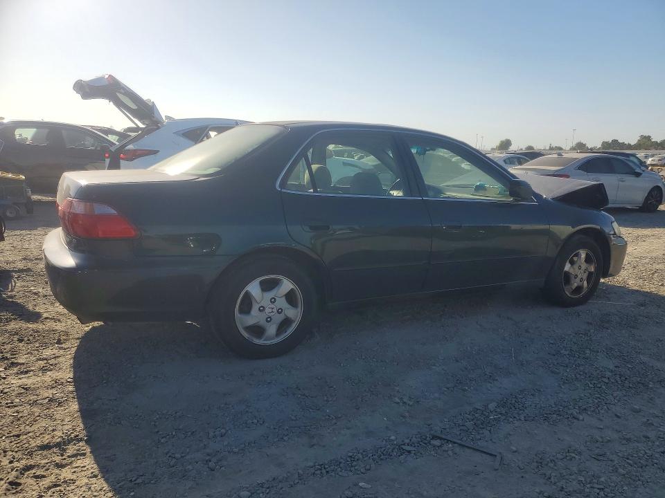 57725136 :رقم المزاد ، JHMCG6676YC030404 vin ، 2000 Honda Accord مزاد بيع