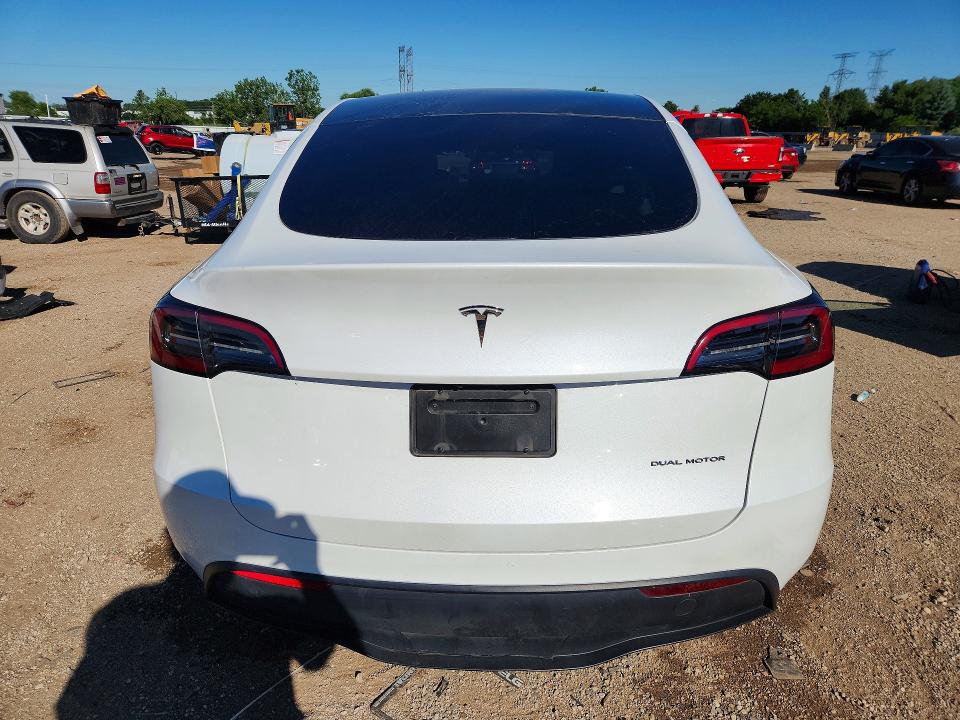 2024 Tesla Model Y მანქანა იყიდება აუქციონზე, vin: 7SAYGAEE2RF117301, აუქციონის ნომერი: 57588746