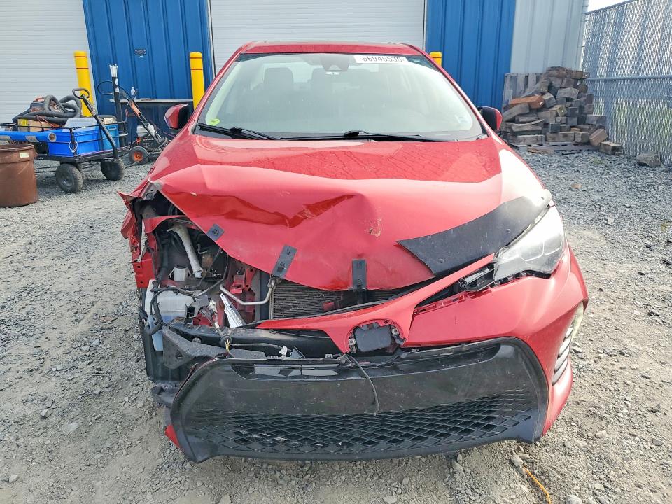56945536 :رقم المزاد ، 2T1BURHE0HC857812 vin ، 2017 Toyota Corolla مزاد بيع