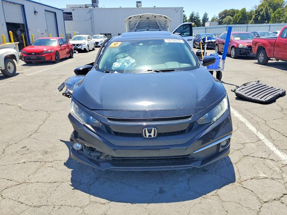 56136576 :رقم المزاد ، 19XFC1F34LE215045 vin ، 2020 Honda Civic مزاد بيع