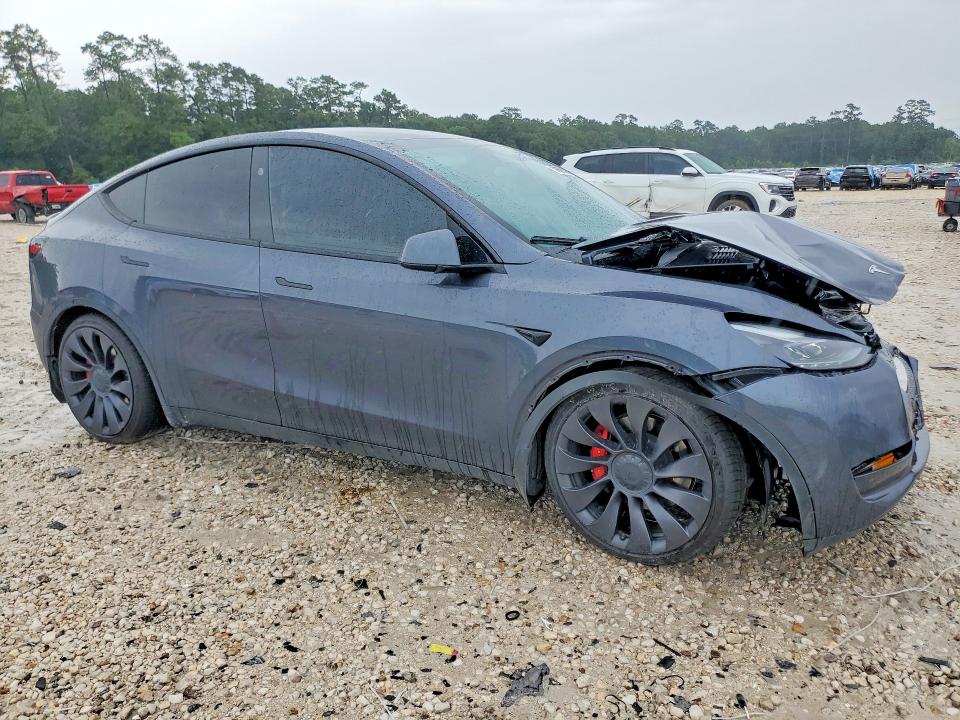57665796 :رقم المزاد ، 7SAYGDEF5PF881828 vin ، 2023 Tesla Model  Y مزاد بيع