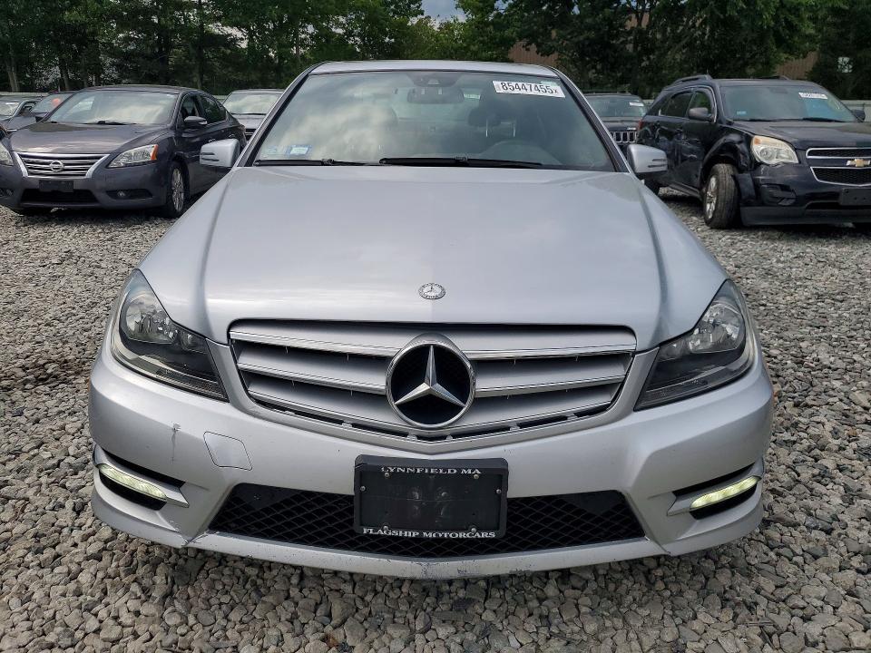 Продажа на аукционе авто 2012 Mercedes-benz C, vin: WDDGF8BB7CR239996, номер лота: 85447455