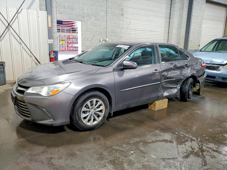 58517016 :رقم المزاد ، 4T4BF1FK6GR540267 vin ، 2016 Toyota Camry مزاد بيع