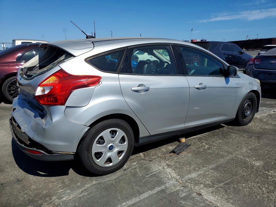 2013 Ford Focus მანქანა იყიდება აუქციონზე, vin: 1FADP3K23DL214035, აუქციონის ნომერი: 57175426