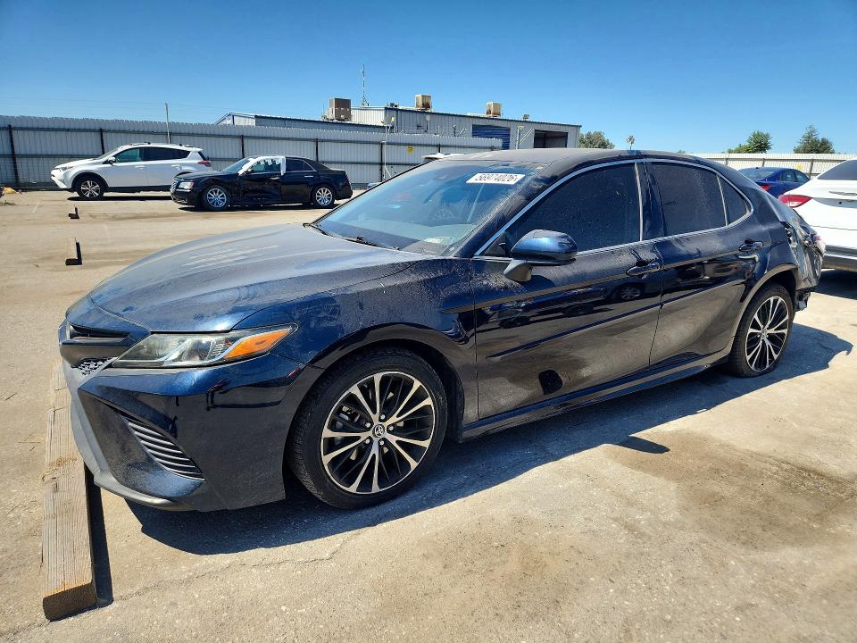 56974026 :رقم المزاد ، 4T1B11HK6KU245698 vin ، 2019 Toyota Camry مزاد بيع