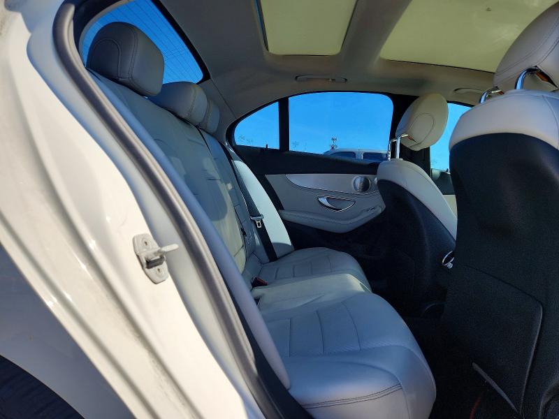 56616136 :رقم المزاد ، 55SWF4JB2GU104497 vin ، 2016 Mercedes-benz C مزاد بيع