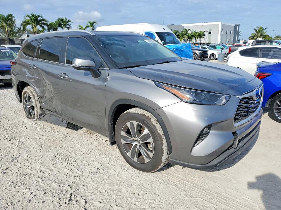 Продажа на аукционе авто 2025 Toyota Highlander, vin: 5TDKDRAH1SS558204, номер лота: 56526946
