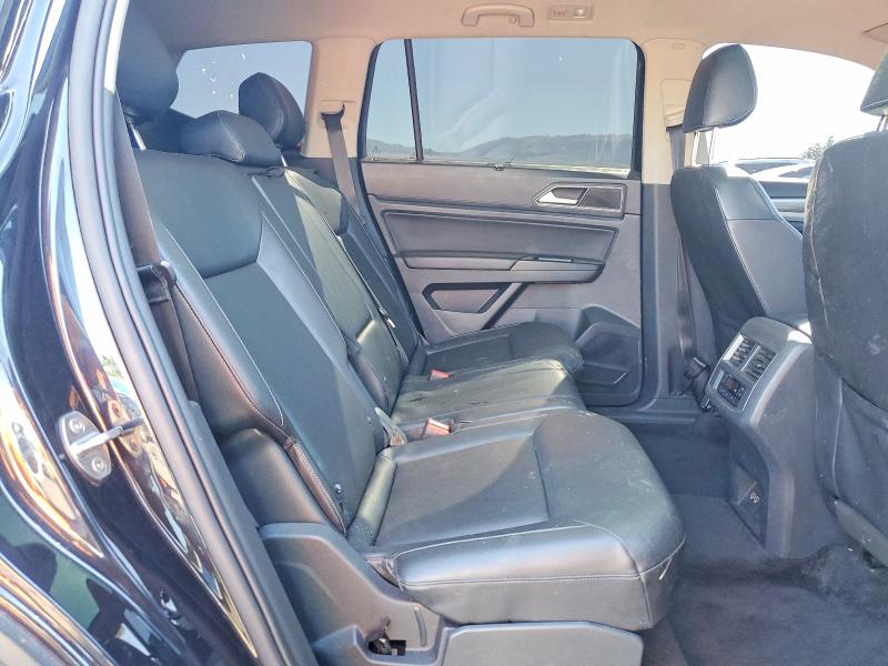 56986976 :رقم المزاد ، 1V2MR2CA9JC589491 vin ، 2018 Volkswagen Atlas مزاد بيع