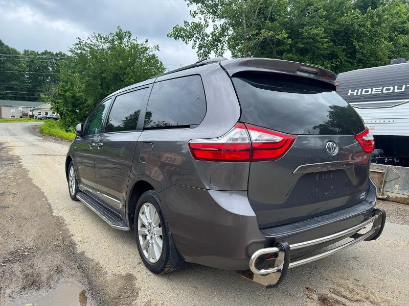 58819886 :رقم المزاد ، 5TDDZ3DC2HS167093 vin ، 2017 Toyota Sienna مزاد بيع