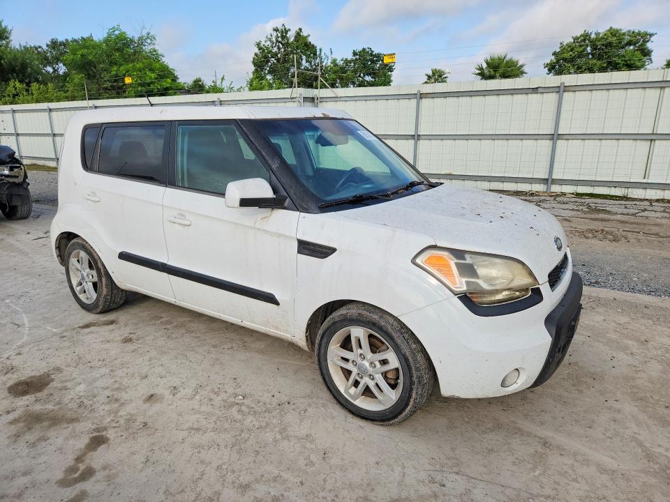 58504776 :رقم المزاد ، KNDJT2A21B7715600 vin ، 2011 Kia Soul مزاد بيع