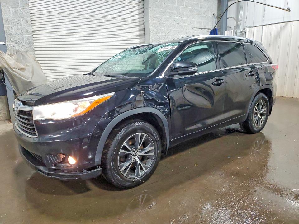 2016 Toyota Highlander მანქანა იყიდება აუქციონზე, vin: 5TDJKRFH2GS255384, აუქციონის ნომერი: 57924046