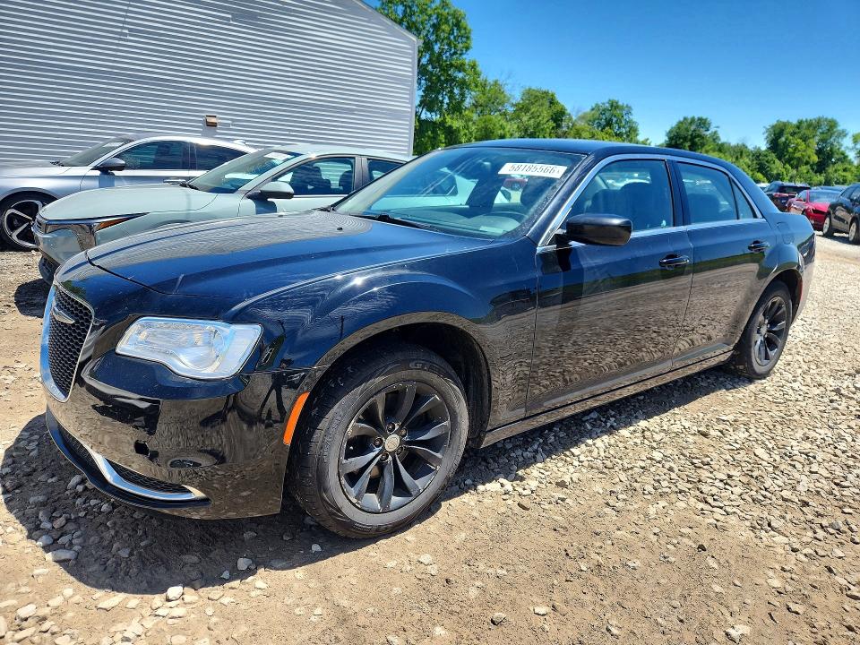 Auction sale of the 2015 Chrysler 300, vin: 2C3CCAAG0FH882317, lot number: 58185566