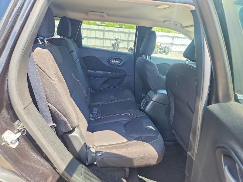 58281356 :رقم المزاد ، 1C4PJMCB6FW702975 vin ، 2015 Jeep Cherokee مزاد بيع