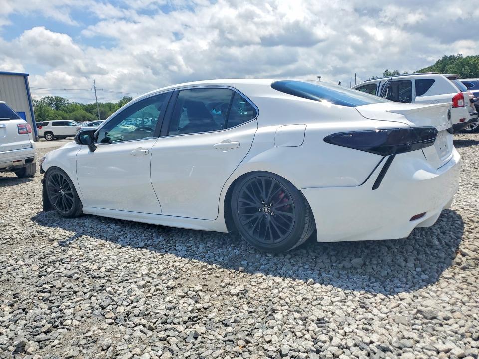 59110996 :رقم المزاد ، 4T1B11HK4JU036992 vin ، 2018 Toyota Camry مزاد بيع
