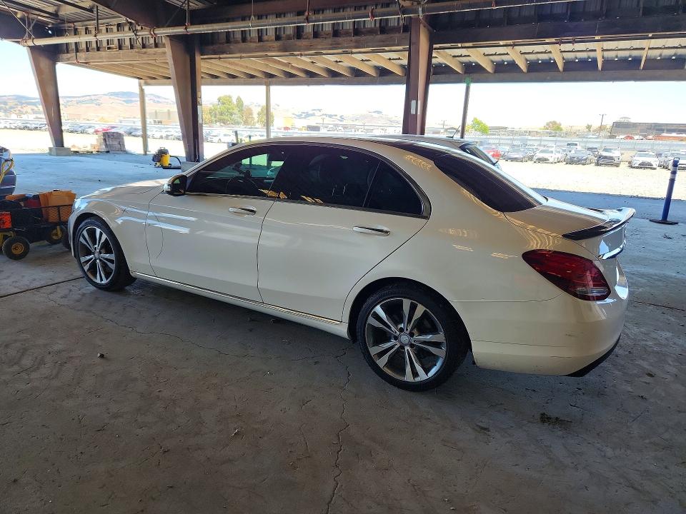 56863586 :رقم المزاد ، 55SWF4JB6GU106365 vin ، 2016 Mercedes-benz C مزاد بيع
