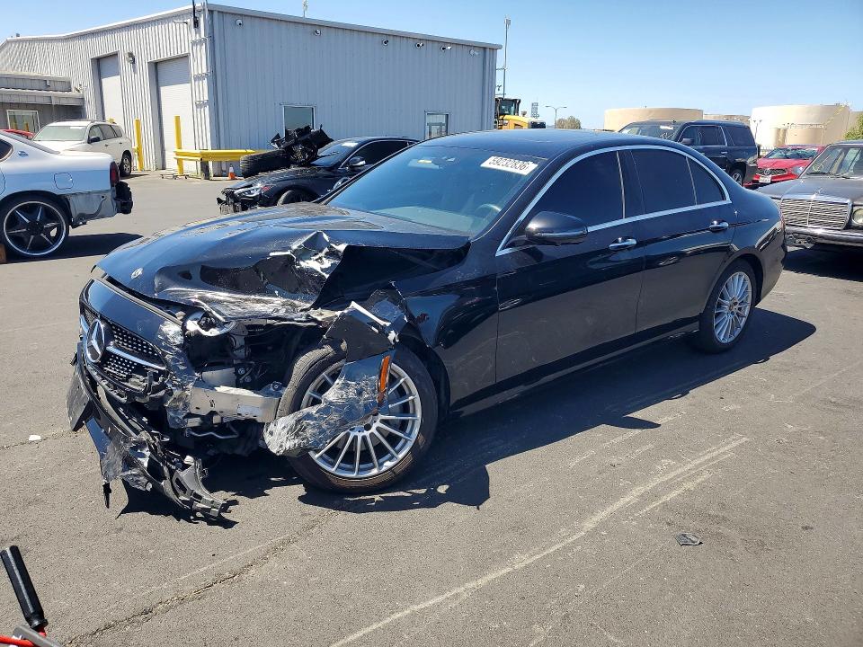59232836 :رقم المزاد ، W1KZF8DB7NB052422 vin ، 2022 Mercedes-benz E مزاد بيع