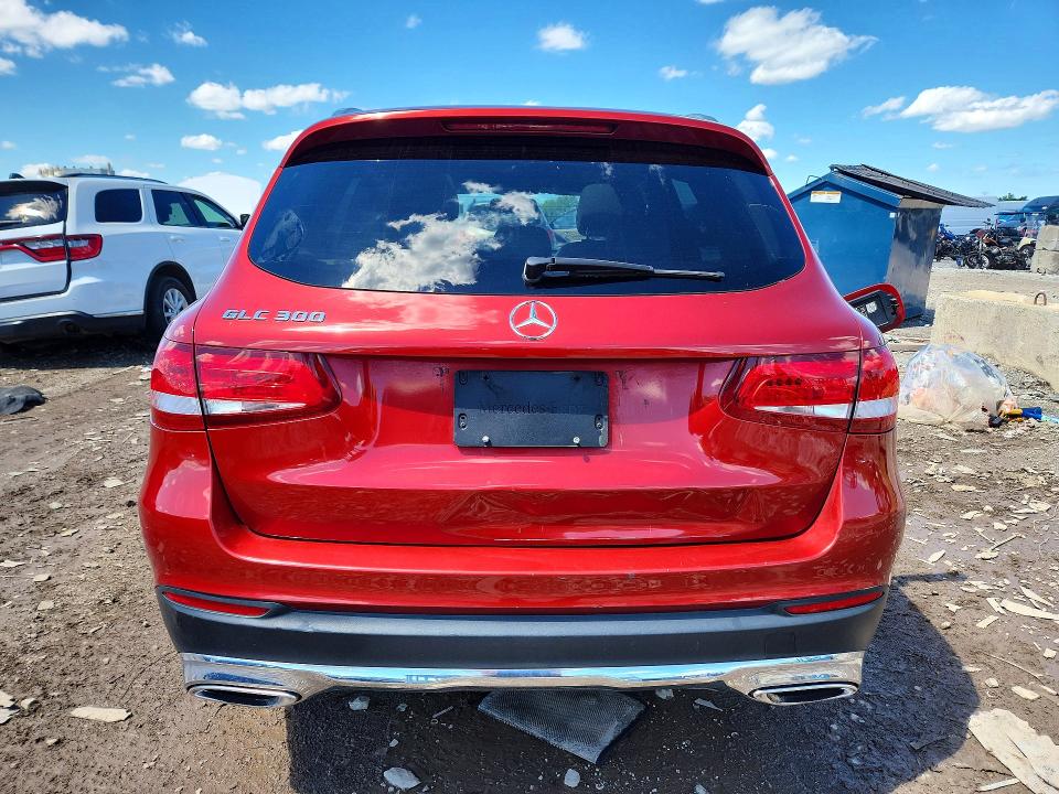 57138266 :رقم المزاد ، WDC0G4JB8HF254660 vin ، 2017 Mercedes-benz Glc مزاد بيع