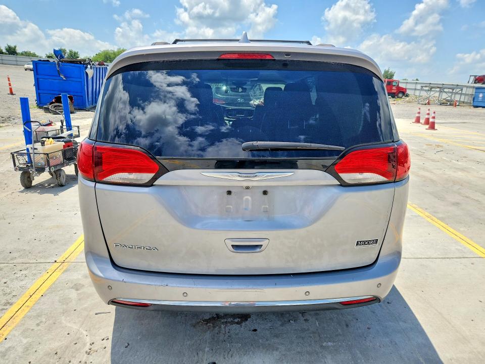 59136706 :رقم المزاد ، 2C4RC1BG9HR593986 vin ، 2017 Chrysler Pacifica مزاد بيع