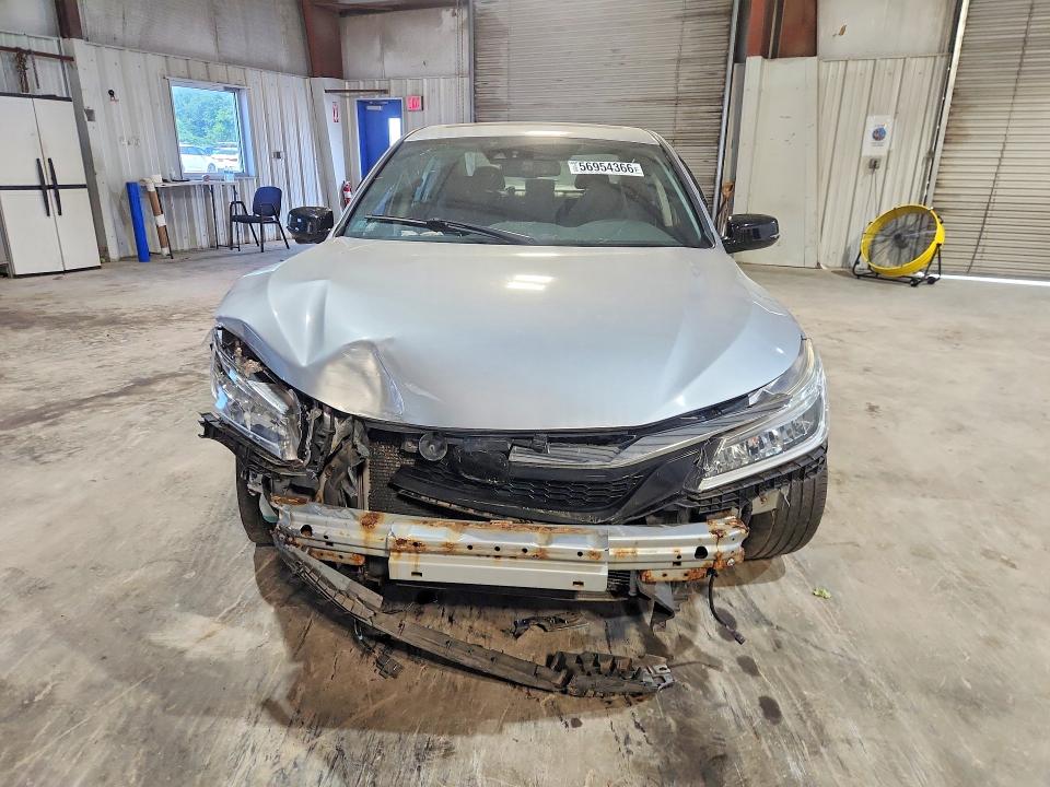 56954366 :رقم المزاد ، 1HGCR3F99HA009586 vin ، 2017 Honda Accord مزاد بيع