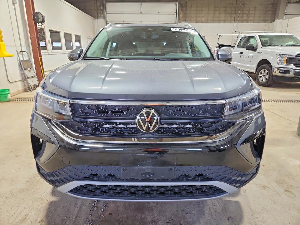 57590516 :رقم المزاد ، 3VVVX7B22PM351252 vin ، 2023 Volkswagen Taos مزاد بيع