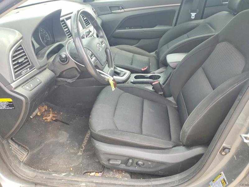 56133046 :رقم المزاد ، KMHD84LF5HU300392 vin ، 2017 Hyundai Elantra مزاد بيع