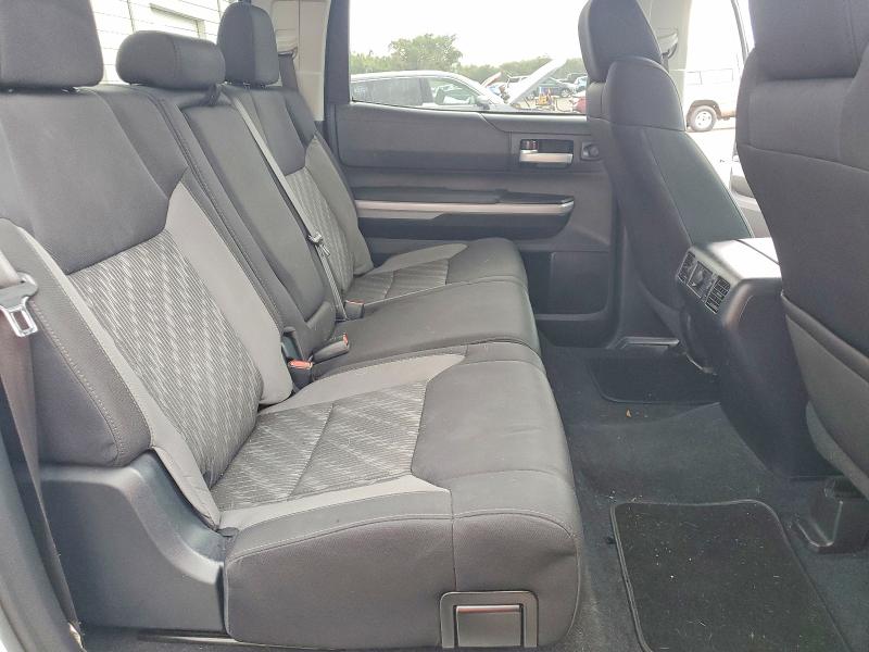 55428336 :رقم المزاد ، 5TFDW5F11JX775414 vin ، 2018 Toyota Tundra مزاد بيع