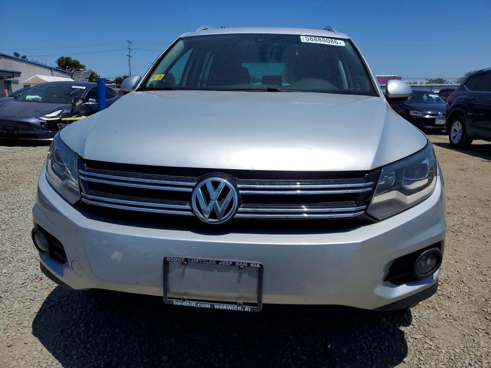 58888086 :رقم المزاد ، WVGBV7AX2GW576013 vin ، 2016 Volkswagen Tiguan مزاد بيع