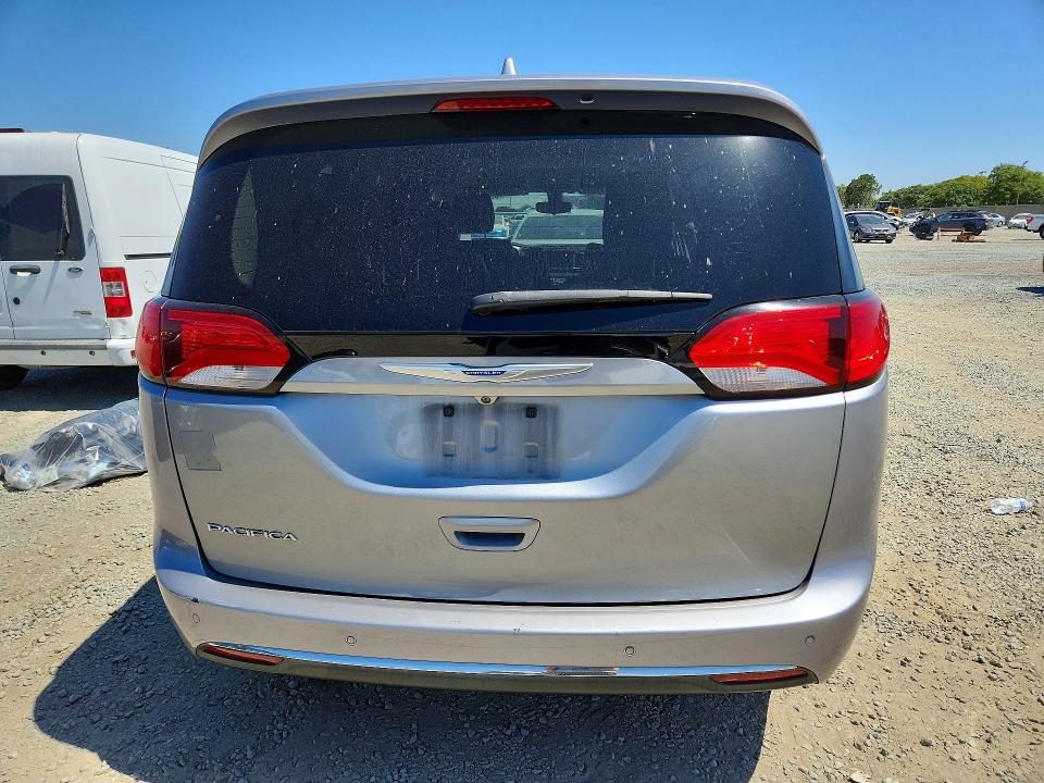 Auction sale of the 2018 Chrysler Pacifica, vin: 2C4RC1BG2JR290358, lot number: 59098936