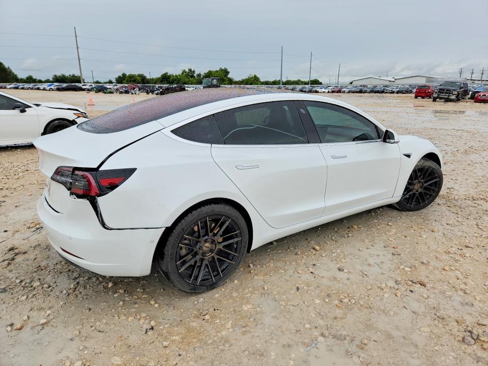 57314086 :رقم المزاد ، 5YJ3E1EA2JF035258 vin ، 2018 Tesla Mdl 3 مزاد بيع