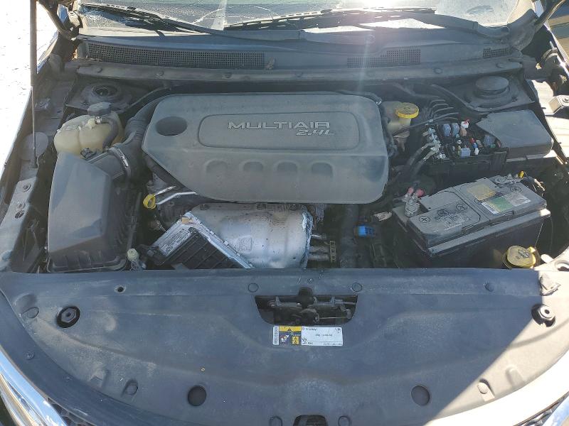58654186 :رقم المزاد ، 1C3CCCAB8FN666402 vin ، 2015 Chrysler 200 مزاد بيع
